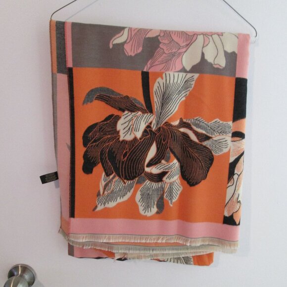 SAACHI Floral Reversible Scarf - Picture 9 of 9